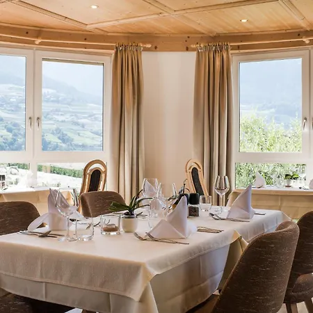 Weger Hotel Dorf Tirol